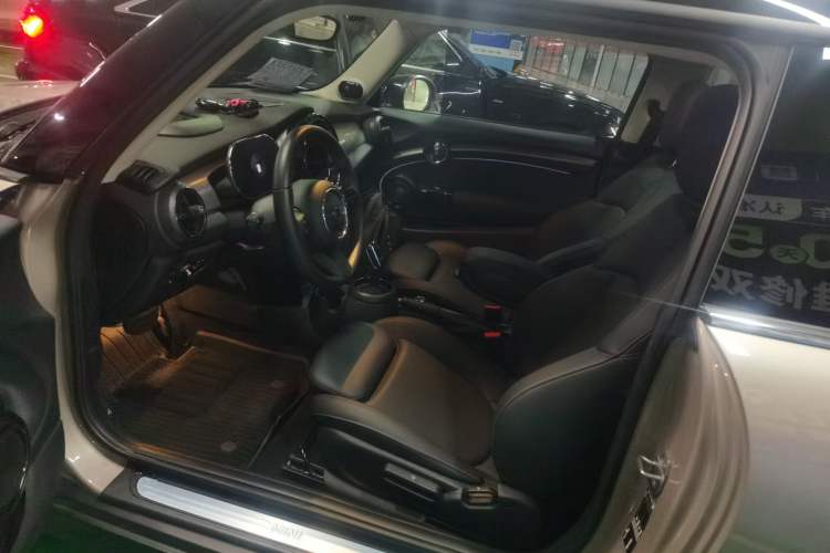 Used MINI 2023 1.5T COOPER Artist Left Front Seat