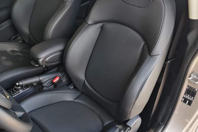 Used MINI 2023 Updated 1.5T COOPER Artist Left Front Seat