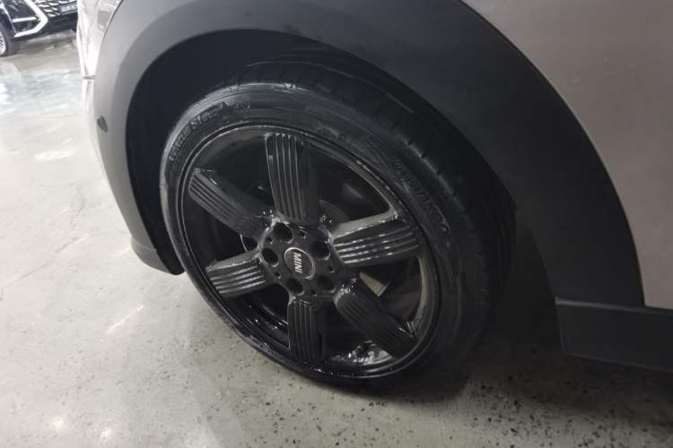Used MINI 2023 Updated 1.5T COOPER Artist Left Front Wheel Hub