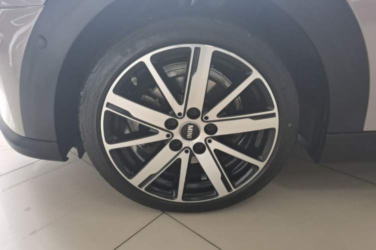Used MINI 2023 Updated 1.5T COOPER Artist Left Front Wheel Hub