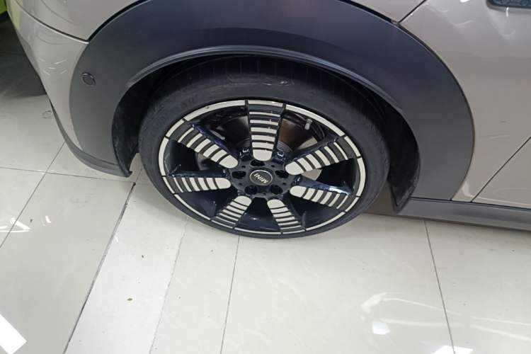 Used MINI 2023 Updated 2.0T COOPER S Artist Left Front Wheel Hub