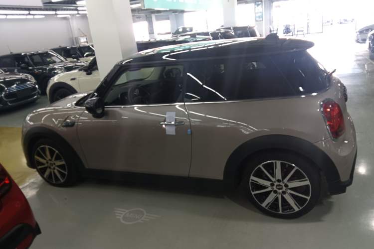 Used MINI 2023 Updated 1.5T COOPER Artist Left Side