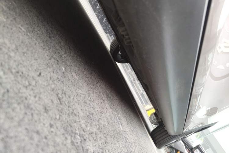 Used MINI 2023 Updated 1.5T COOPER Artist Five-Door Edition Left Side Sill