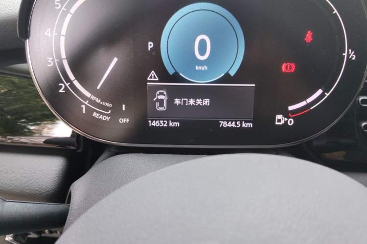 Used MINI 2023 1.5T COOPER Artist Five-Door Edition Odometer Close Up