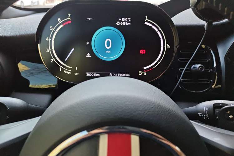 Used MINI 2023 Updated 2.0T COOPER S Racing Driver Odometer Close Up