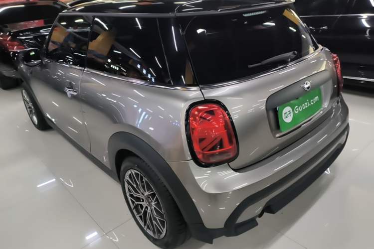 Used MINI 2023 1.5T ONE Rear Left 45 Deg
