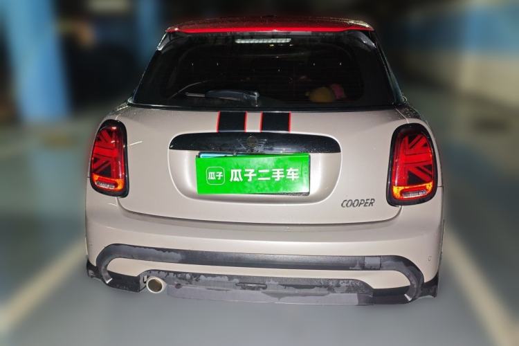 Used MINI 2023 Updated 1.5T COOPER Artist Five-Door Edition Rear