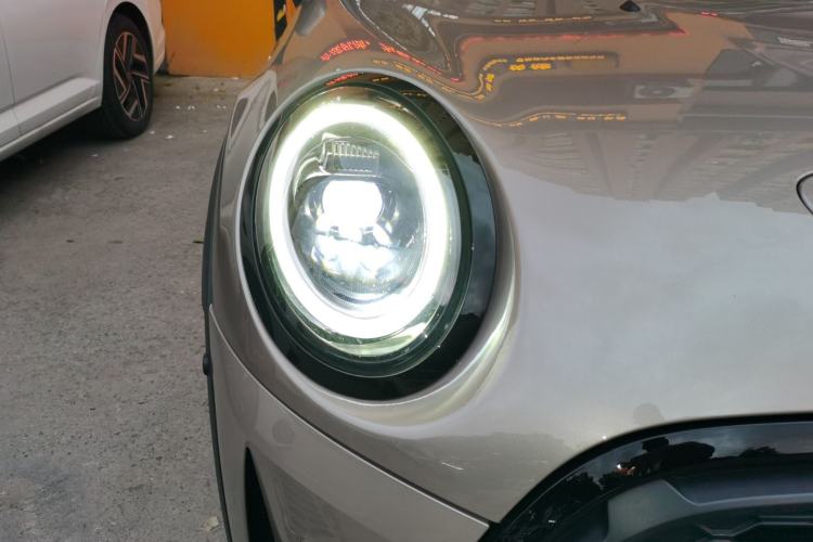 Used MINI 2023 Revised 2.0T COOPER S CABRIO Artist Right Front Headlight