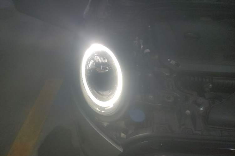 Used MINI 2023 Updated 1.5T COOPER Artist Right Front Headlight