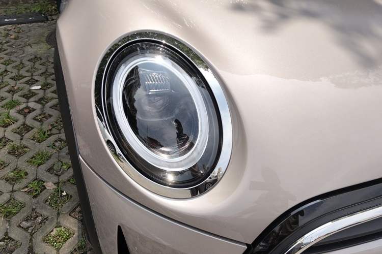 Used MINI 2023 1.5T COOPER Artist Five-Door Edition Right Front Headlight