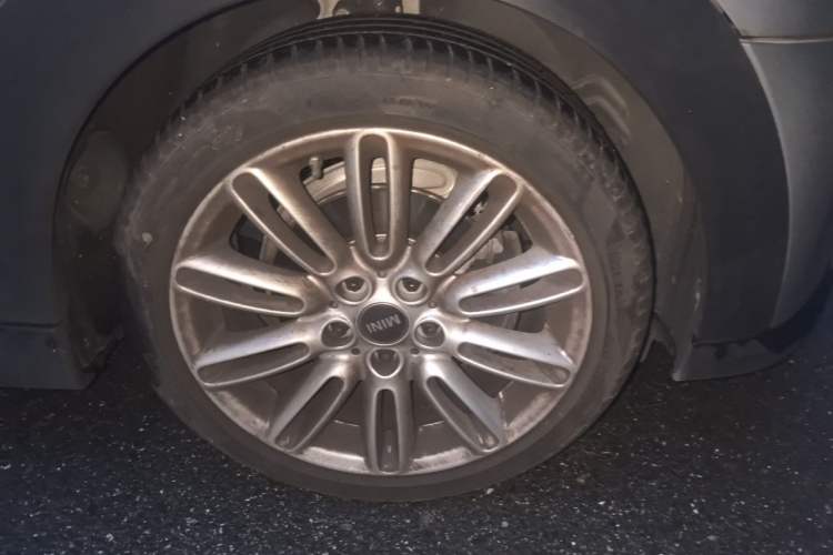 Used MINI 2023 Updated 1.5T COOPER Artist Right Front Wheel Hub