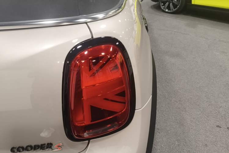 Used MINI 2023 Revised 2.0T COOPER S CABRIO Artist Right Rear Taillight