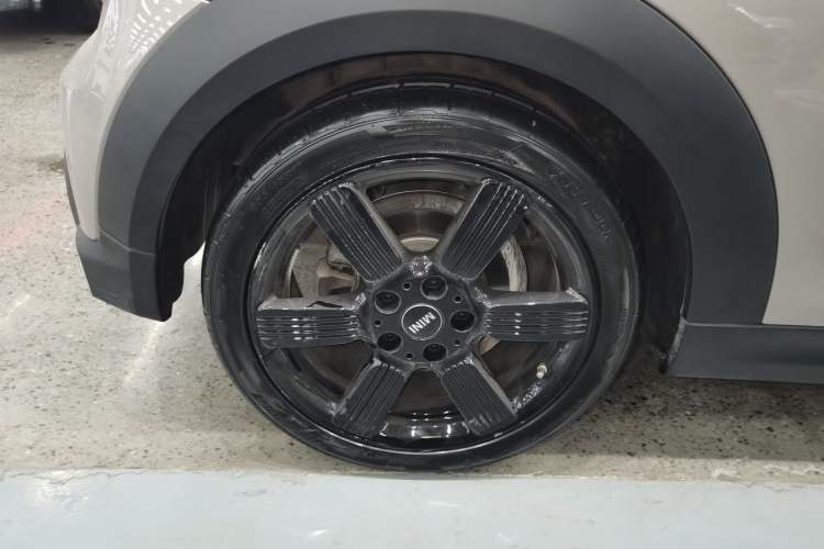 Used MINI 2023 Updated 1.5T COOPER Artist Right Rear Wheel Hub