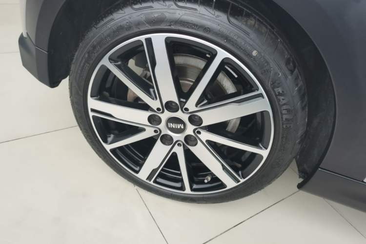 Used MINI 2023 Updated 1.5T COOPER Artist Right Rear Wheel Hub