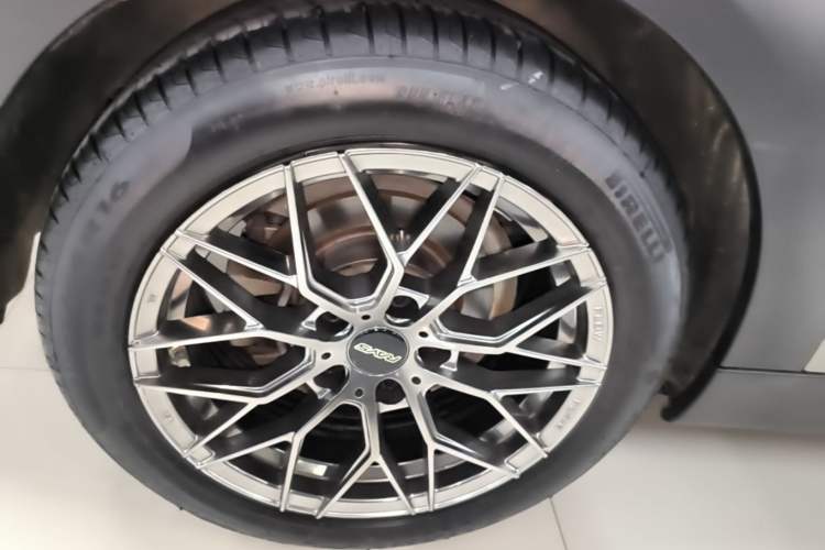 Used MINI 2023 1.5T ONE Right Rear Wheel Hub