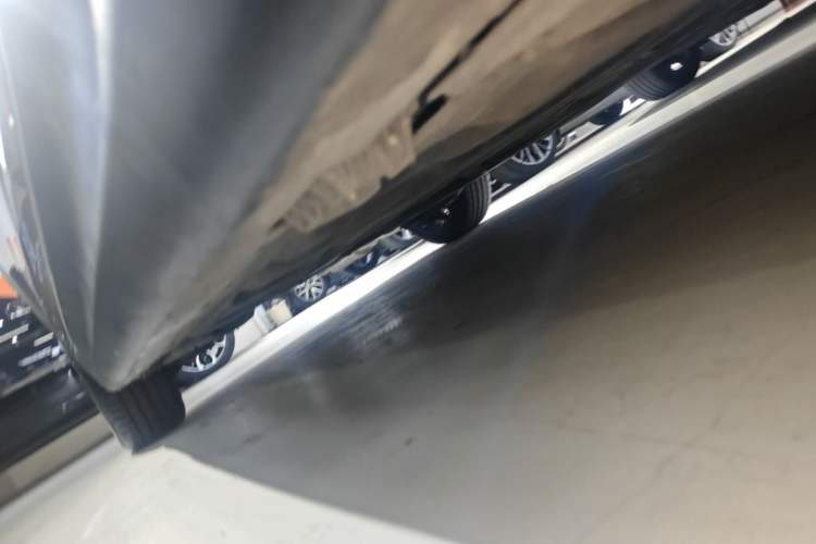 Used MINI 2023 Updated 1.5T COOPER Artist Right Side Sill