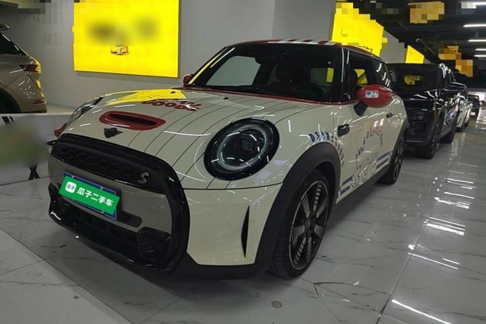 MINI MINI 2023