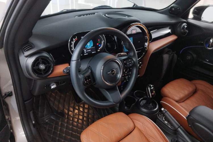Used MINI 2023 Revised 1.5T COOPER CABRIO Artist Steering Wheel