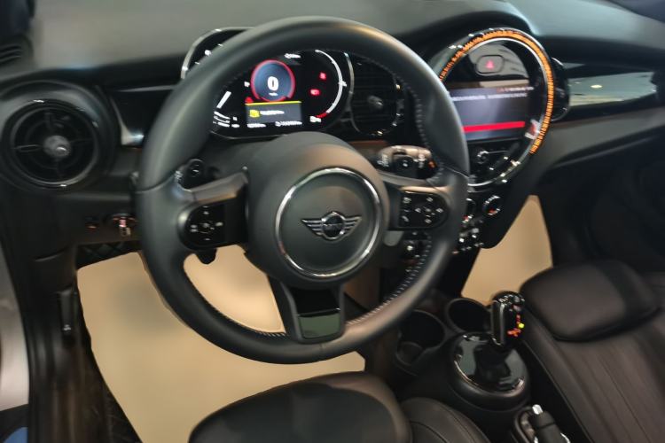 Used MINI 2023 Updated 2.0T COOPER S Artist Steering Wheel