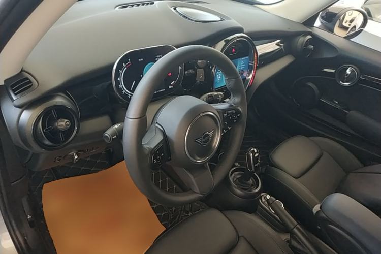 Used MINI 2023 Updated 1.5T COOPER Artist Steering Wheel