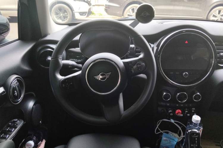 Used MINI 2023 1.5T COOPER Artist Five-Door Edition Steering Wheel