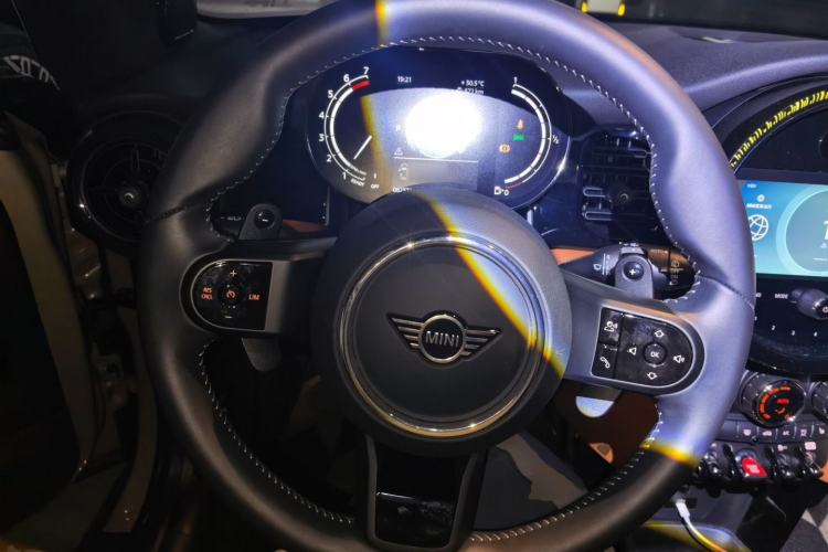 Used MINI 2023 Updated 2.0T COOPER S Artist Steering Wheel