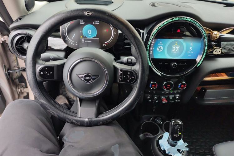 Used MINI 2023 1.5T COOPER Artist Steering Wheel