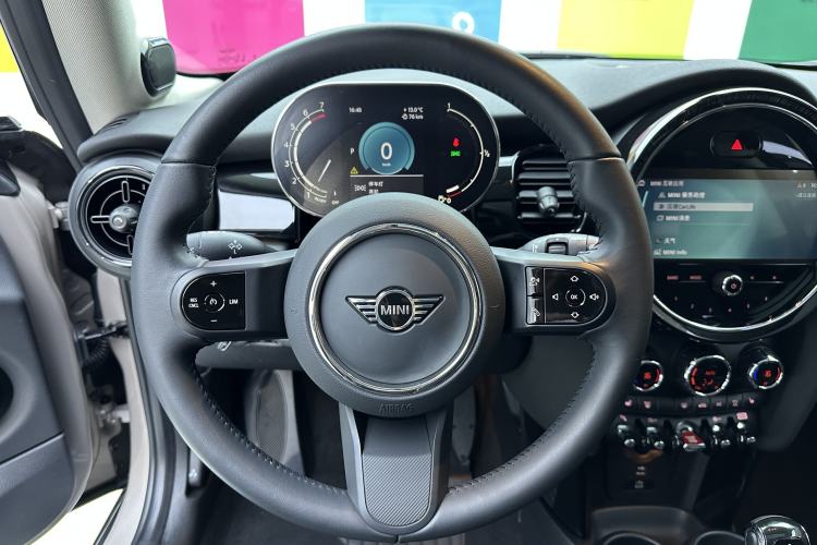 Used MINI 2023 Updated 1.5T COOPER Artist Steering Wheel