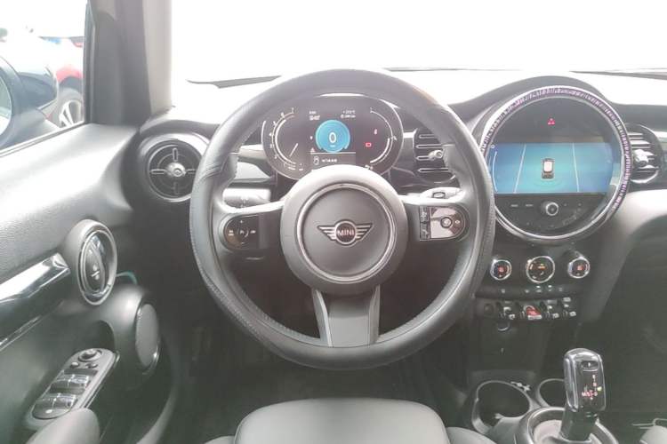 Used MINI 2023 Updated 1.5T COOPER Artist Five-Door Edition Steering Wheel