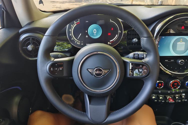 Used MINI 2023 Updated 1.5T COOPER Artist Steering Wheel