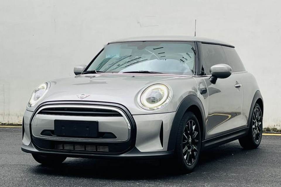 MINI MINI 2023