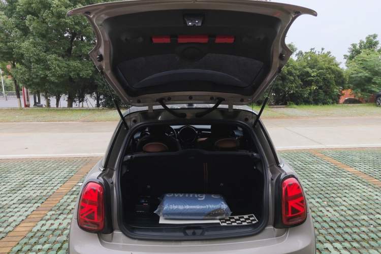 Used MINI 2023 Updated 2.0T COOPER S Artist Trunk
