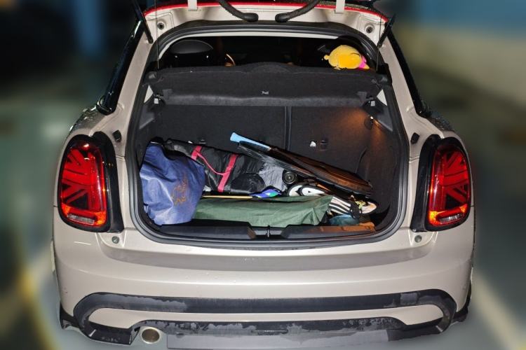 Used MINI 2023 Updated 1.5T COOPER Artist Five-Door Edition Trunk