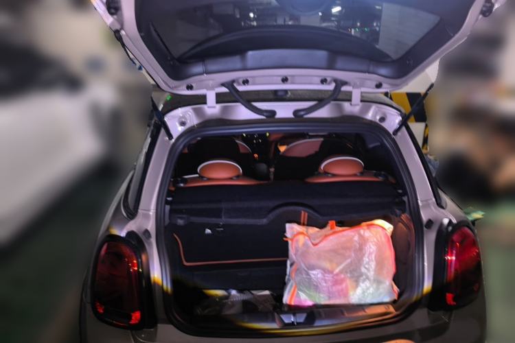 Used MINI 2023 Updated 2.0T COOPER S Artist Trunk
