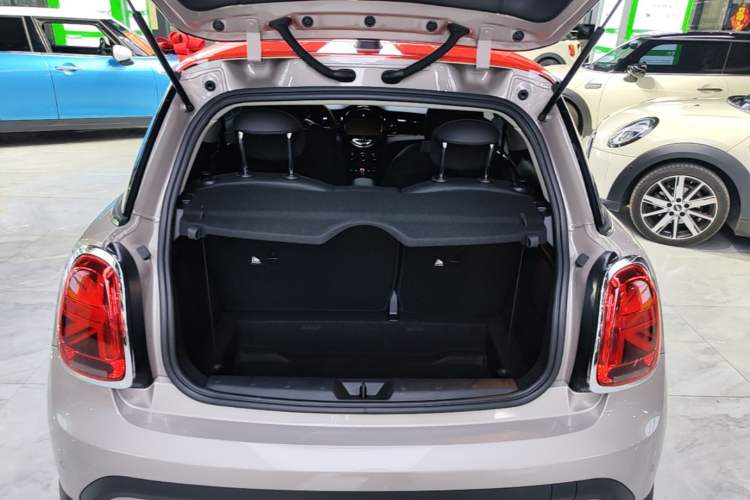 Used MINI 2023 Updated 1.5T COOPER Artist Trunk