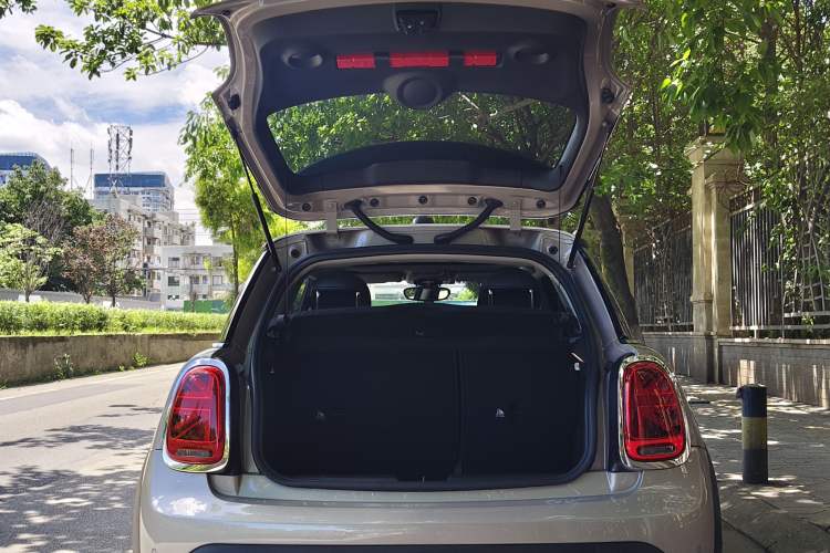 Used MINI 2023 Updated 1.5T COOPER Artist Trunk
