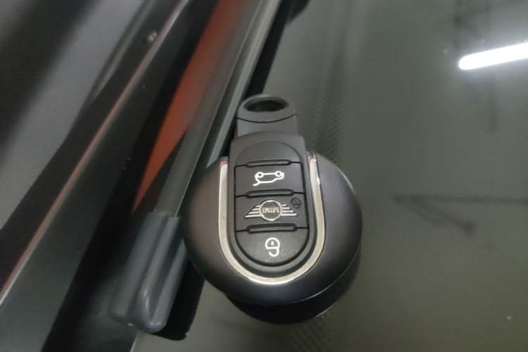Used MINI 2023 Updated 1.5T COOPER Artist Vehicle Key