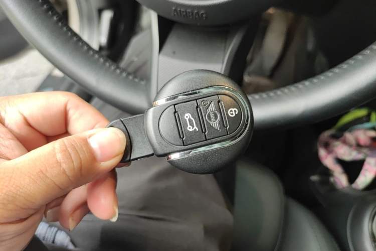 Used MINI 2023 1.5T COOPER Artist Vehicle Key