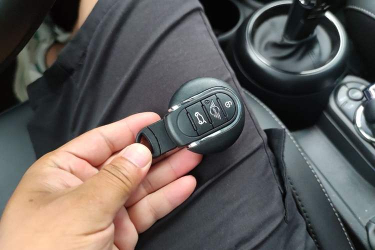 Used MINI 2023 Updated 1.5T COOPER Artist Five-Door Edition Vehicle Key