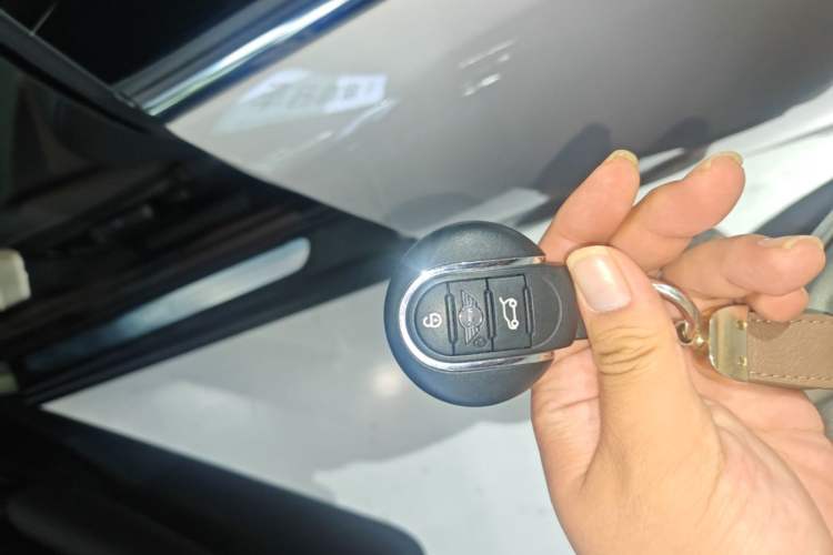 Used MINI 2023 Updated 1.5T COOPER Artist Vehicle Key