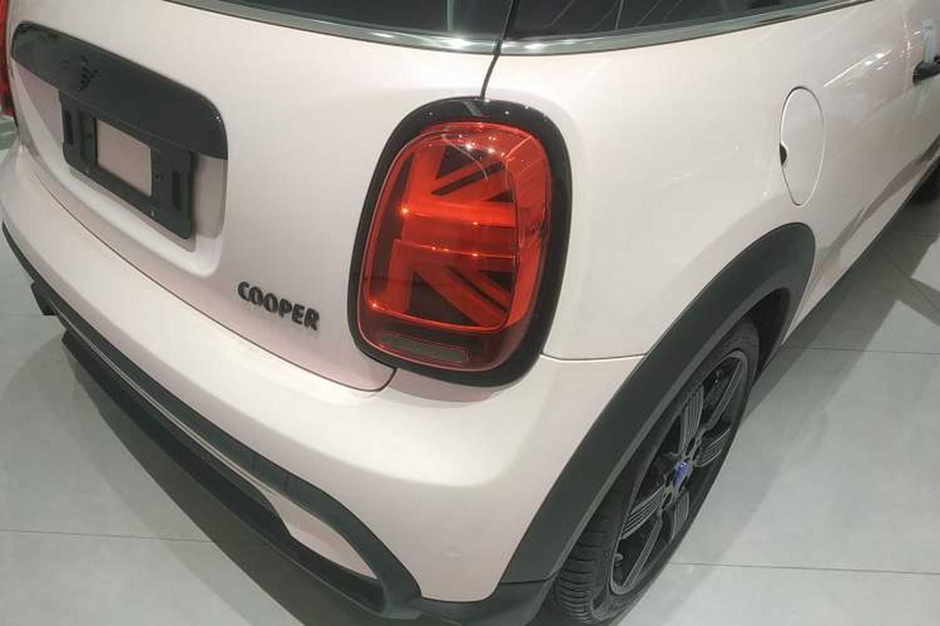 Used MINI 2023 Updated 1.5T COOPER Artist Exterior 3