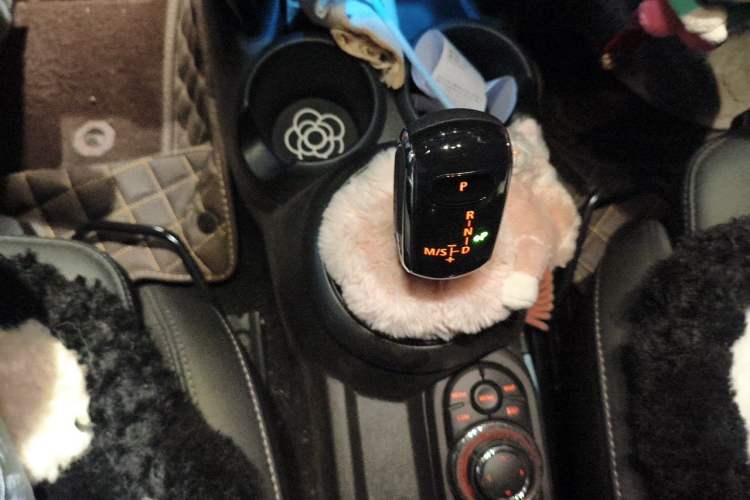 Used MINI 2023 Updated 1.5T COOPER Artist Gear Lever
