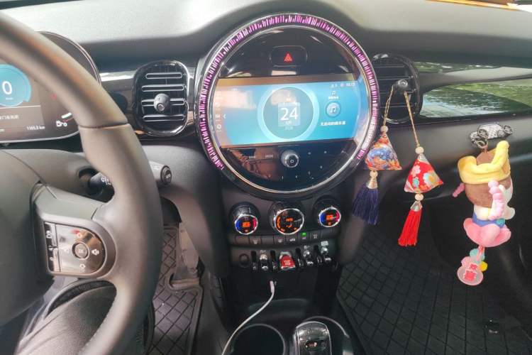 Used MINI 2023 Updated 1.5T COOPER Artist Five-Door Edition Audio And AC Panel