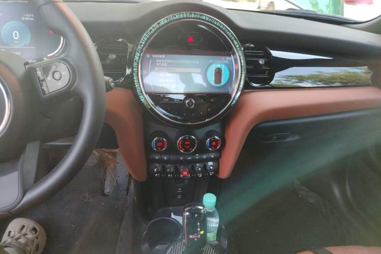 Used MINI 2023 Revised 1.5T COOPER CABRIO Artist Audio And AC Panel