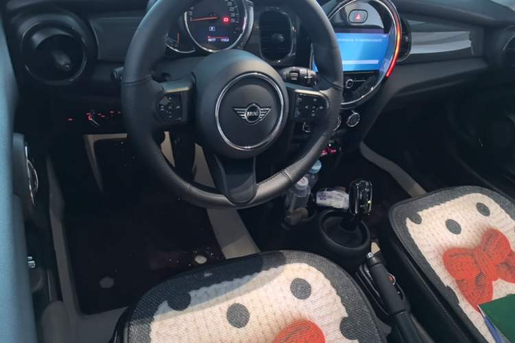 Used MINI 2023 1.5T ONE Center Console