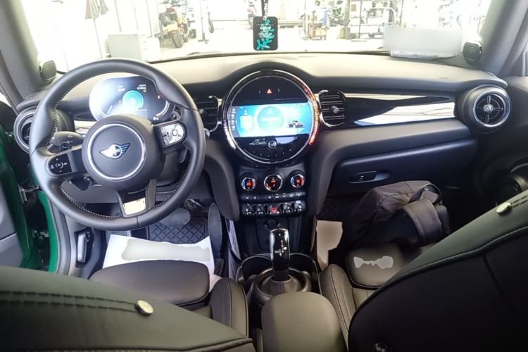 Used MINI 2023 Second Facelift 2.0T COOPER S CABRIO Artist Center Console