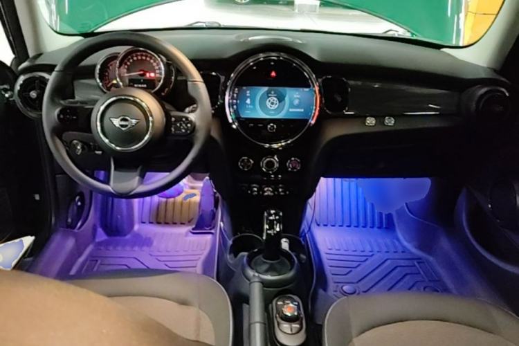 Used MINI 2023 1.5T ONE Five-Door Edition Center Console