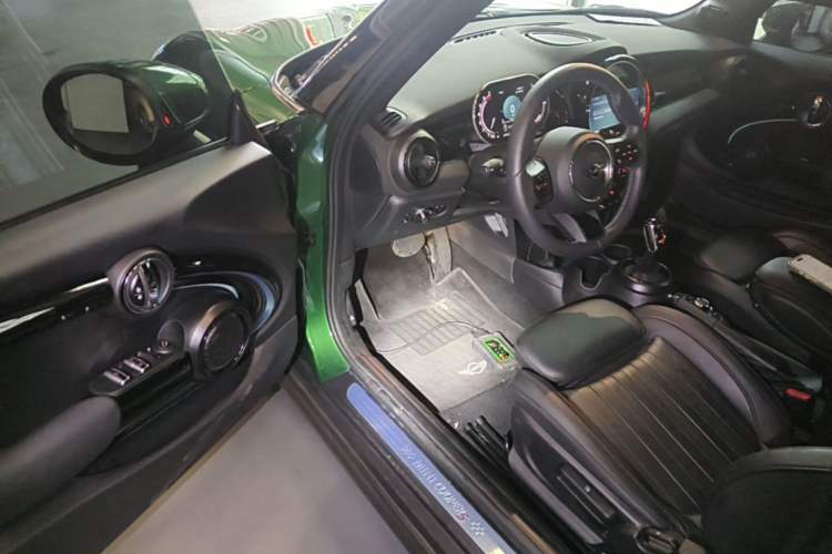 Used MINI 2023 Second Facelift 2.0T COOPER S CABRIO Artist Driver Seat