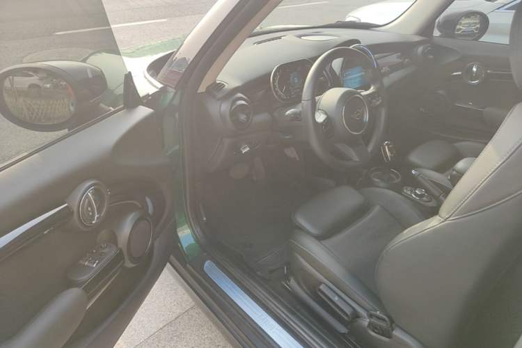 Used MINI 2023 1.5T COOPER Artist Driver Seat