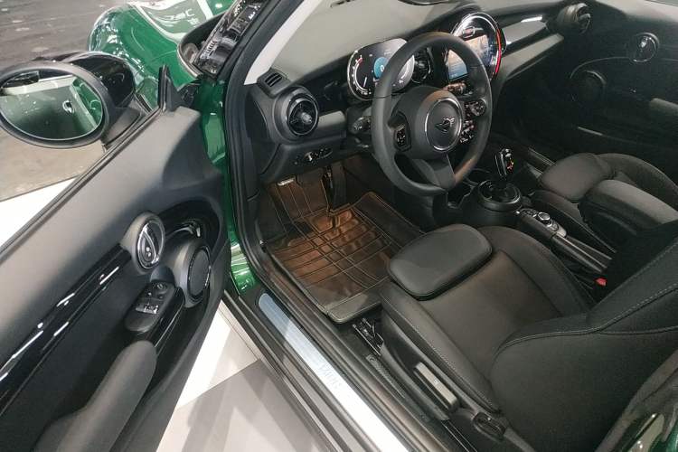 Used MINI 2023 Updated 1.5T COOPER Artist Driver Seat